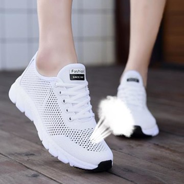 夏季鏤空女鞋學生網面透氣跑步運動鞋百搭軟底媽媽健步旅游鞋輕便