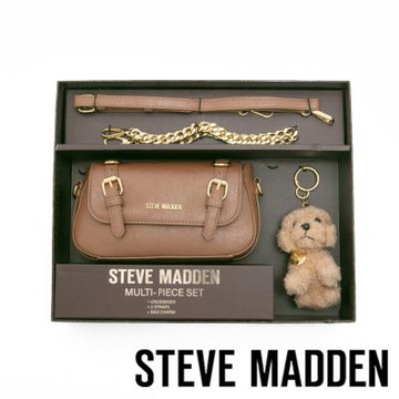 STEVE MADDEN-雙扣帶造型小包/毛絨狗狗吊飾禮盒-棕色