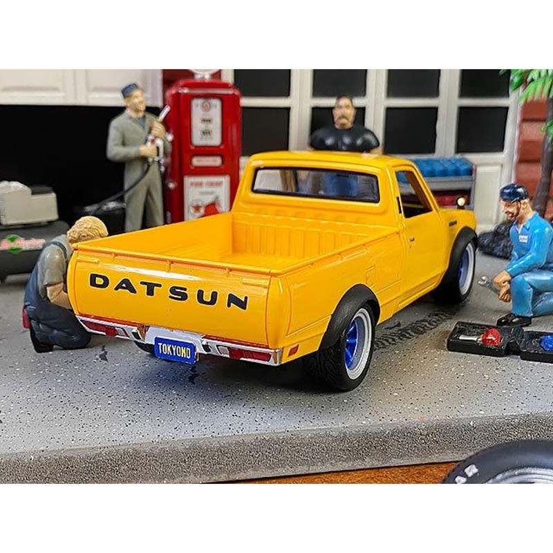 マイスト 1973年ダットサン ピックアップトラック620カスタム ダイキャストミニカー 1/24スケール □ アメリカン雑貨 （オレンジ） |  LINEショッピング