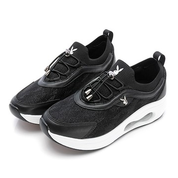 ✨璀璨女神節 滿額贈品牌盥洗包｜PLAYBOY 閃耀登場 增高氣墊鞋 -黑(PY1621)