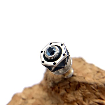 藍色拓帕石 / 925 純銀 / 耳環 / 單邊販售 / 簡約 / 銀飾 男款 / 男性禮物 / pe39