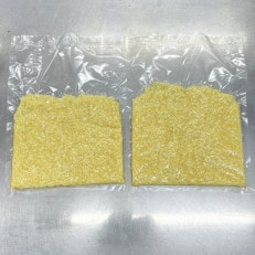 すぐに使えて調理が楽な、にんにくのみじん切り真空パック500g×2袋