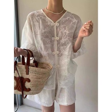 韓國chic夏季復古百搭盤扣刺繡鏤空鉤花短袖襯衫+高腰闊腿短褲女
