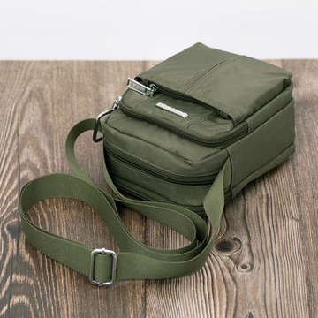 男背包斜挎包2025夏季新款單肩包男女通用防水小背包休閑商務戶外