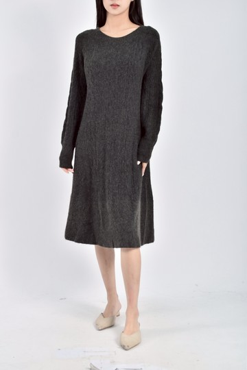 加購優惠(S) 圓領坑紋黑色洋裝