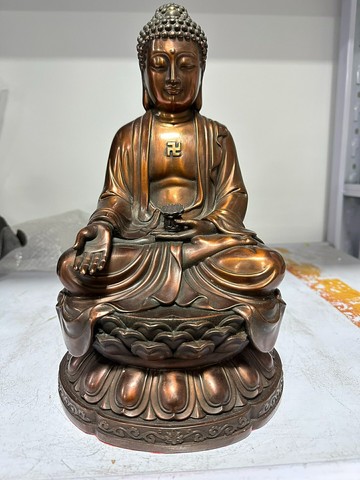 祥獅全新阿彌陀佛，重4.1公斤，高32，底座19