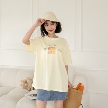 簡約英文小字吐司圖印短袖上衣 SD8817041【現貨】