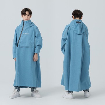 背包款ACE兒童半斜開雙拉鍊防水透氣連身式雨衣-淺藍