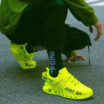 男女同款情侶運動鞋透氣超輕軟底減震刀鋒跑步鞋跨境大碼飛織鞋子