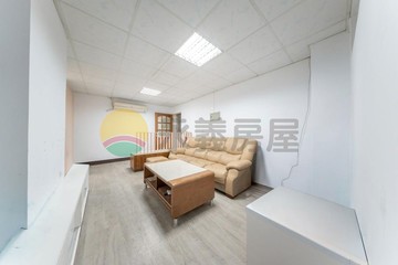 經武商圈稀有三套房收租聖品公寓二樓｜高雄市鳳山區北平路