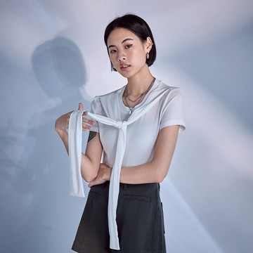 CACO-造型綁帶彈性合身短T(二色)-女【J2NA064】