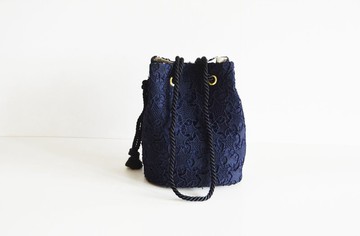 限量 ! 淡粉花朵刺繡扇形蕾絲 米色兩用束口肩背包