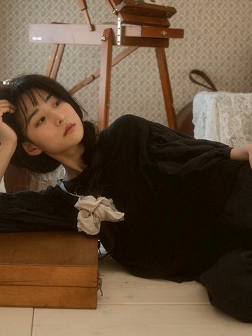 Balloon Short Sleeve T-shirt (Black)