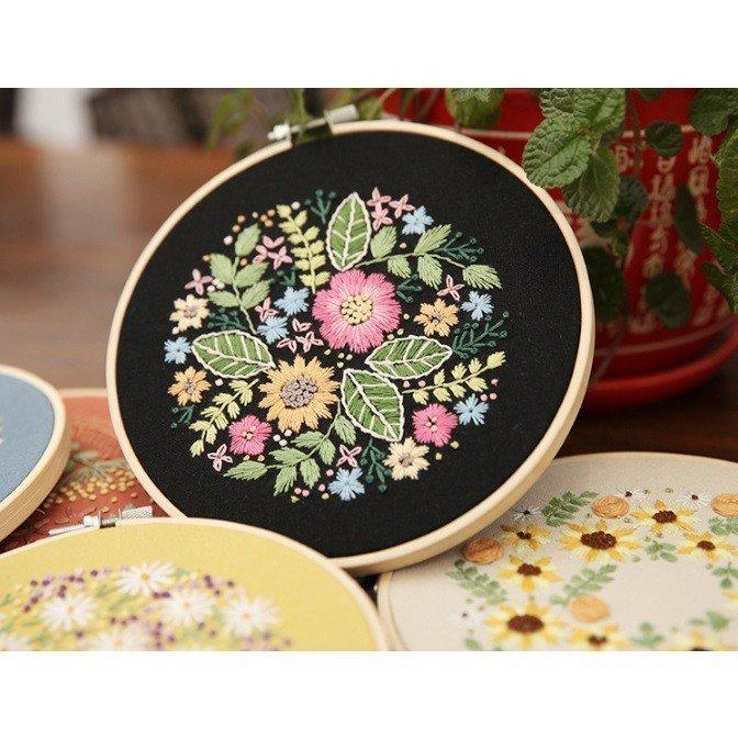 クロスステッチキット 刺繍 キット フラワー 立体的な花柄 図案 工芸DIY 女性に大人気 中級者向け 飾り刺繍 刺繍枠