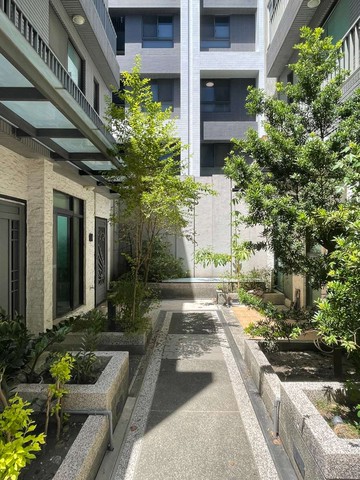 【獨家專任】南區稀有邊間大地坪雙車別墅｜台中市南區福田一街