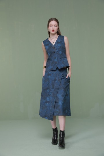 高智感藏青色仿牛仔新中式植物印花單排扣休閒馬甲上衣