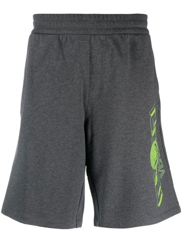Versace - logo-print cotton knee-length shorts - men - Cotton/Cotton - XL - Grey