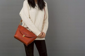 【切線派】女士大容量邮差包斜挎包复古休闲单肩包