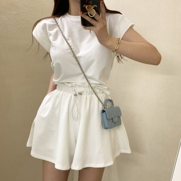 La Belleza韓版chic後開叉露背綁帶圓領棉質上衣+棉質鬆緊腰抽繩側口袋闊腿短褲套裝