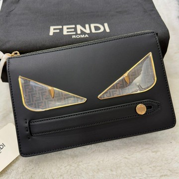 【芬迪｜全新】現貨 FENDI 手拿包 怪獸眼 琺瑯材質 金屬眼 力挺手拿包 收納包｜Little Bee 小蜜蜂精品