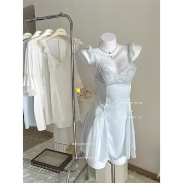 Roseberrrry鳶尾夢 帶胸墊純欲風v領綢緞睡裙女顯瘦蕾絲性感睡衣