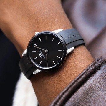 【Daniel Wellington】Iconic Motion 簡約運動風 DW00100436 膠錶帶男錶 黑/銀 40mm