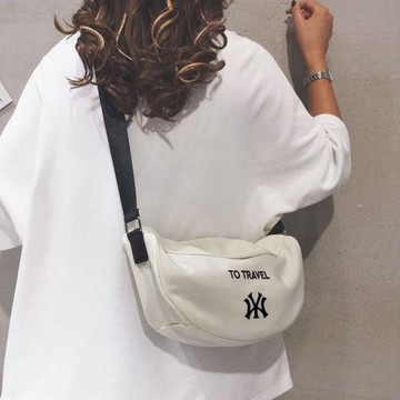 超火休閑小包包女2025時尚新款韓版尼龍布單肩餃子包網紅斜挎包