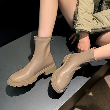 大碼女靴41一43厚底馬丁靴女英倫風短靴春秋單靴秋冬后拉鏈瘦瘦靴