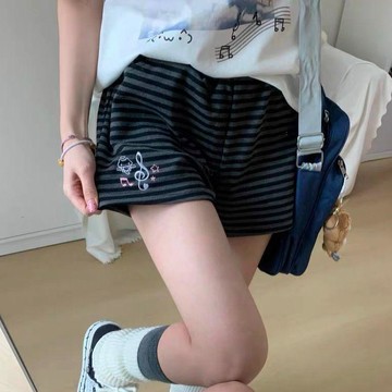 現款免運 休闲短裤 音符貓黑灰條紋短褲鬆緊腰亞宅萌系闊腿休閒女夏日系可愛ins韓版H