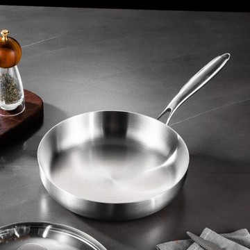 304不銹鋼三層鋼炒鍋 電磁爐煤氣灶專用平底鍋家用無涂層牛排煎鍋