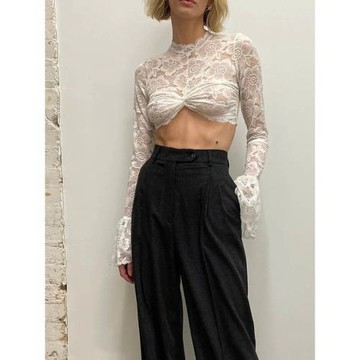 過渡性感ZONE黑/白蕾絲鉤花打底衫ins風喇叭袖氣質百搭露臍短上衣