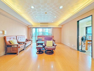 南屯好市多中興大學朝南三面採光4房平車｜台中市南區三民西路