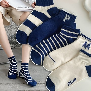 藍白撞色美式字母&條紋長襪 襪子 襪 中筒襪 運動襪 彈性襪 棉襪 素色襪子 長筒襪 Unicorn