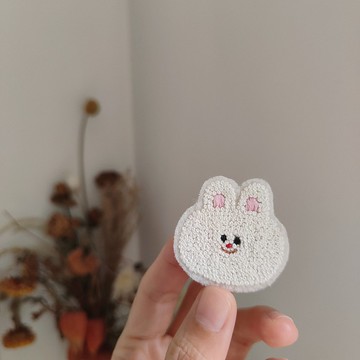 手工刺繡 | bunny小兔子胸針