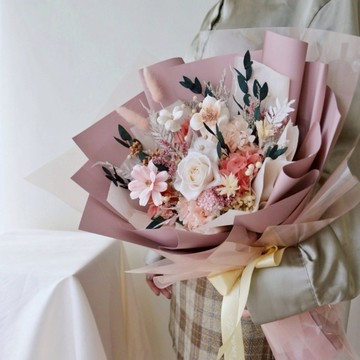 【閒暇人花藝設計】莓果奶油 永生玫瑰花束 / 七夕花束 情人節禮物 畢業花束  永生花束 生日禮物 求婚花束