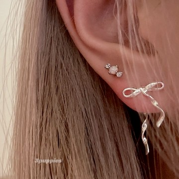 現貨｜飄逸絲帶蝴蝶結耳墜耳環 多戴法 A13 (Puppeee)
