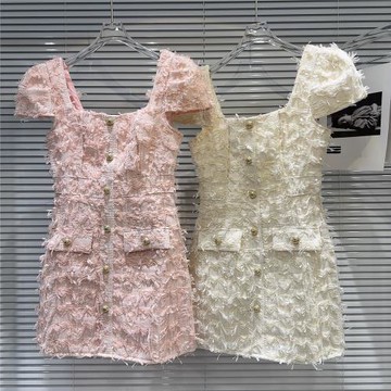 網紅同款2025秋季新款法式小香風金屬扣毛絨粗花呢收腰氣質連衣裙