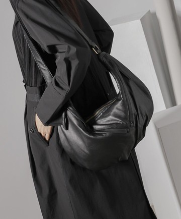 supportingrole 率性金屬真皮斜肩背包側背包 黑