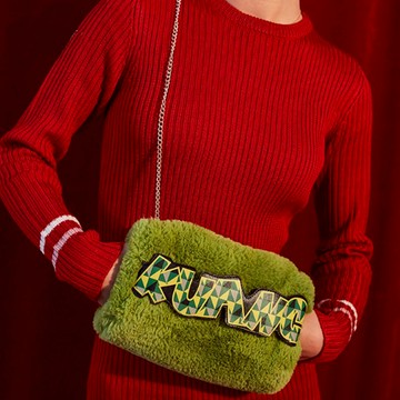 毛絨暖手鏈條斜背手拿兩用包