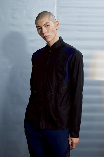 立領透氣拉鍊襯衫 - 黑