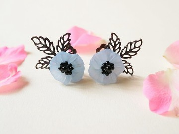 銀蓮花手作耳環 莫蘭迪藍 溫柔系春季花卉 (蝶瓣式耳夾)