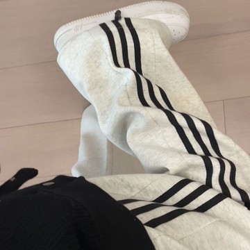 台灣出貨 白灰色條紋衛褲女春秋新款小個子直筒顯瘦休閒寬鬆運動闊腿褲 長褲女 女生長褲 秋冬長褲