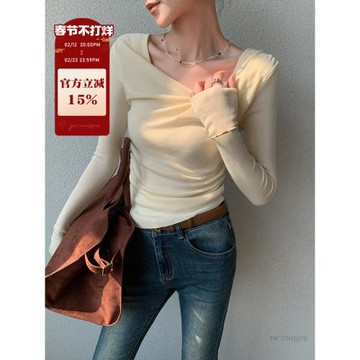 JWUNIQUE酒窩米黃色設計感蕩領長袖T恤女2026春秋新款打底衫上衣