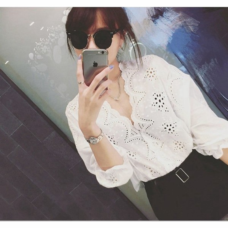 トップス ホワイト レース ブラウス 薄手 かわいい 大人 フェミニン 長袖 襟ぐり深め インナーとのコーデが楽しめる やわらかい素材 通販 Lineポイント最大0 5 Get Lineショッピング