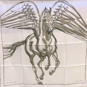 HERMES 愛馬仕最新爆款大方絲巾-自由飛馬(卡其色/白色)(90*90)