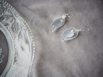 落葉歸根 灰 葉片垂墜式樹脂耳環