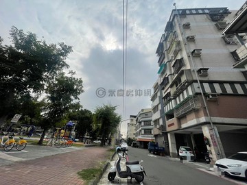 頂新*孔鳳商圈*一層一戶3+1房*優美華廈｜高雄市小港區復華路