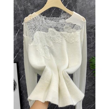 一眼淪陷的仙美！小眾露肩羊駝毛重工蕾絲繡花寬松白色毛衣針織衫