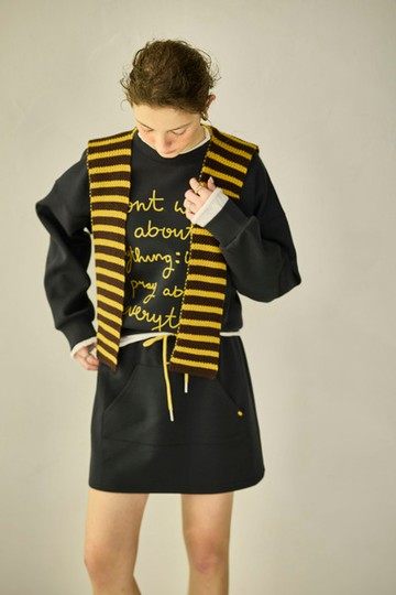 兩件式文字套裝（附披肩）