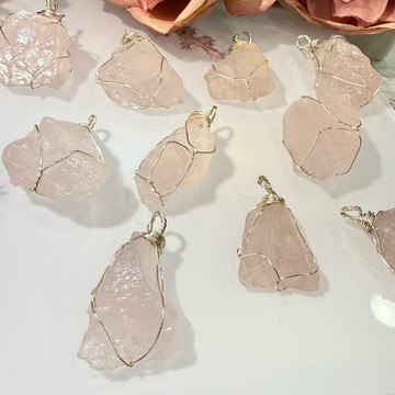 💕 𝓒. 𝓣 晶寶💕粉水晶 吊墜 粉水晶原礦 吊飾